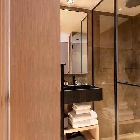 Hotel Este 4* パリ