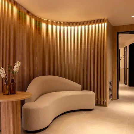 Hotel Este パリ
